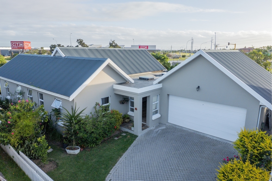 4 Bedroom Property for Sale in Kraaibosch Country Estate Western Cape